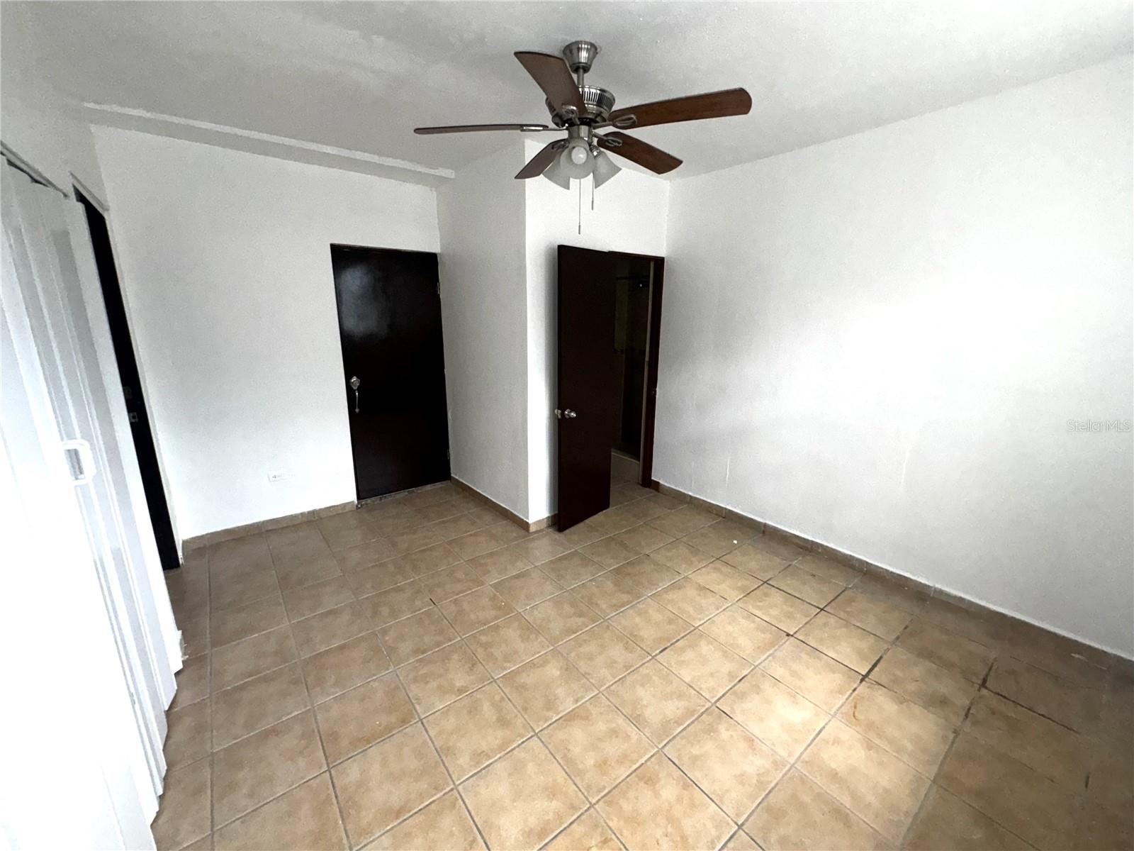 SE 981 1 St. REPARTO METROPOLITANO #APT #1