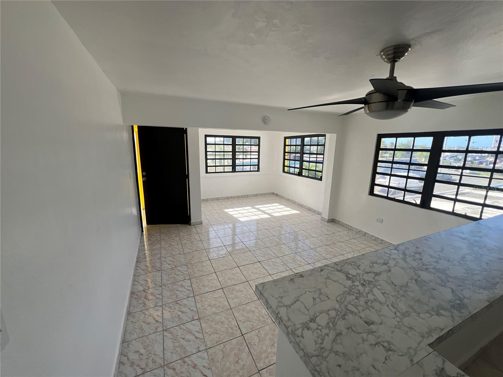 ACUARIO ST. LOS ANGELES ##54 APT. #1