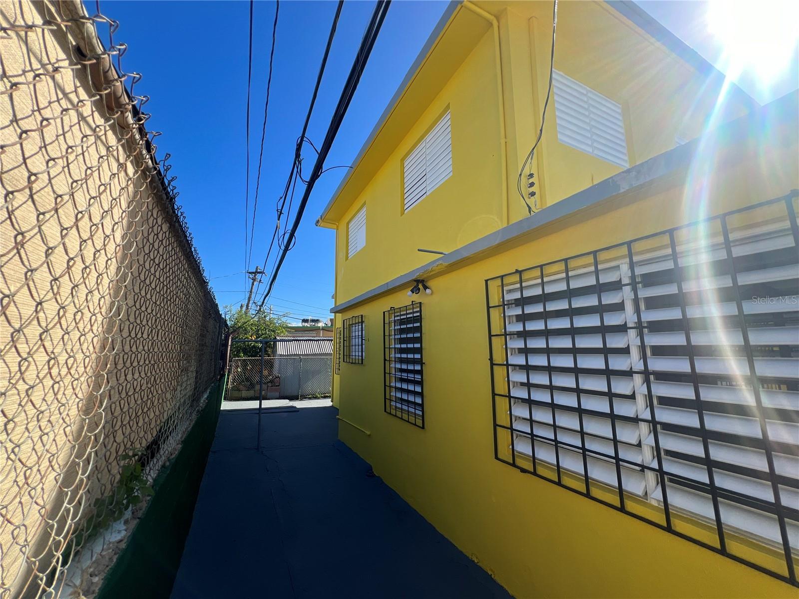 ACUARIO ST. LOS ANGELES ##54 APT. #1