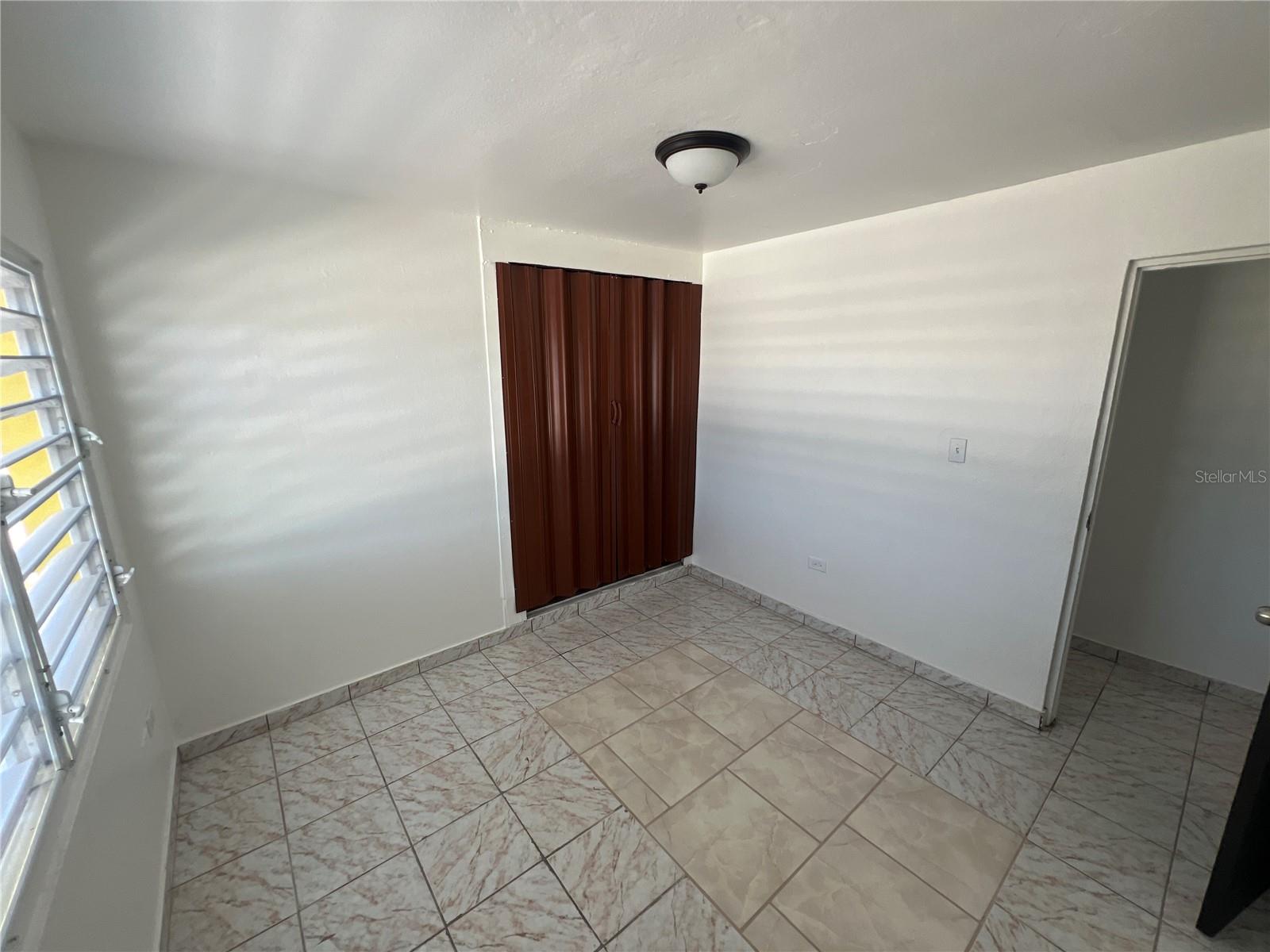 ACUARIO ST. LOS ANGELES ##54 APT. #1