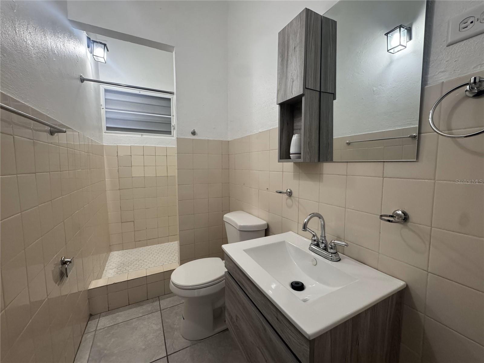 ACUARIO ST. LOS ANGELES APT. #2 ##54