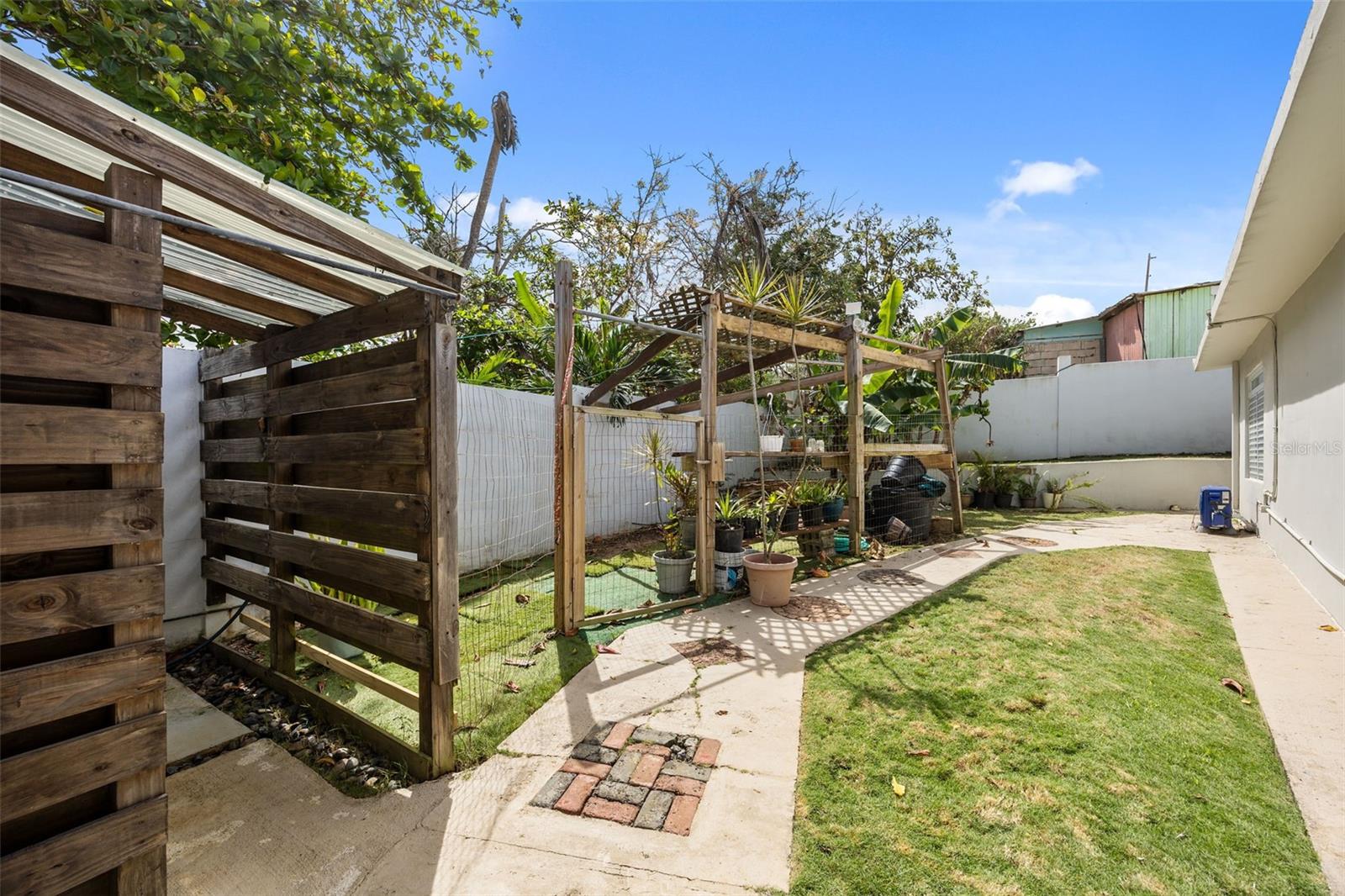 KENNEDY ST. BO. MAMEYAL , , 006 #LOT 106