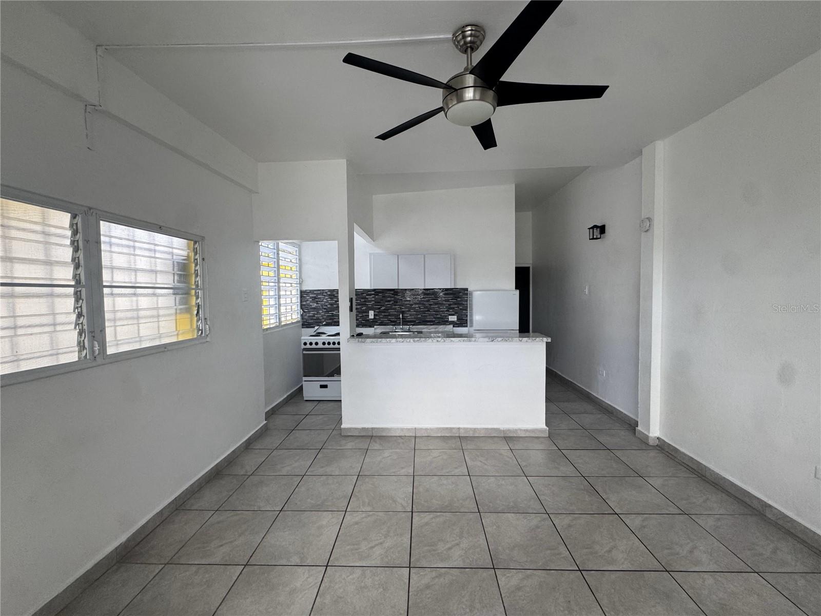 ACUARIO ST. LOS ANGELES APT. #2 ##54