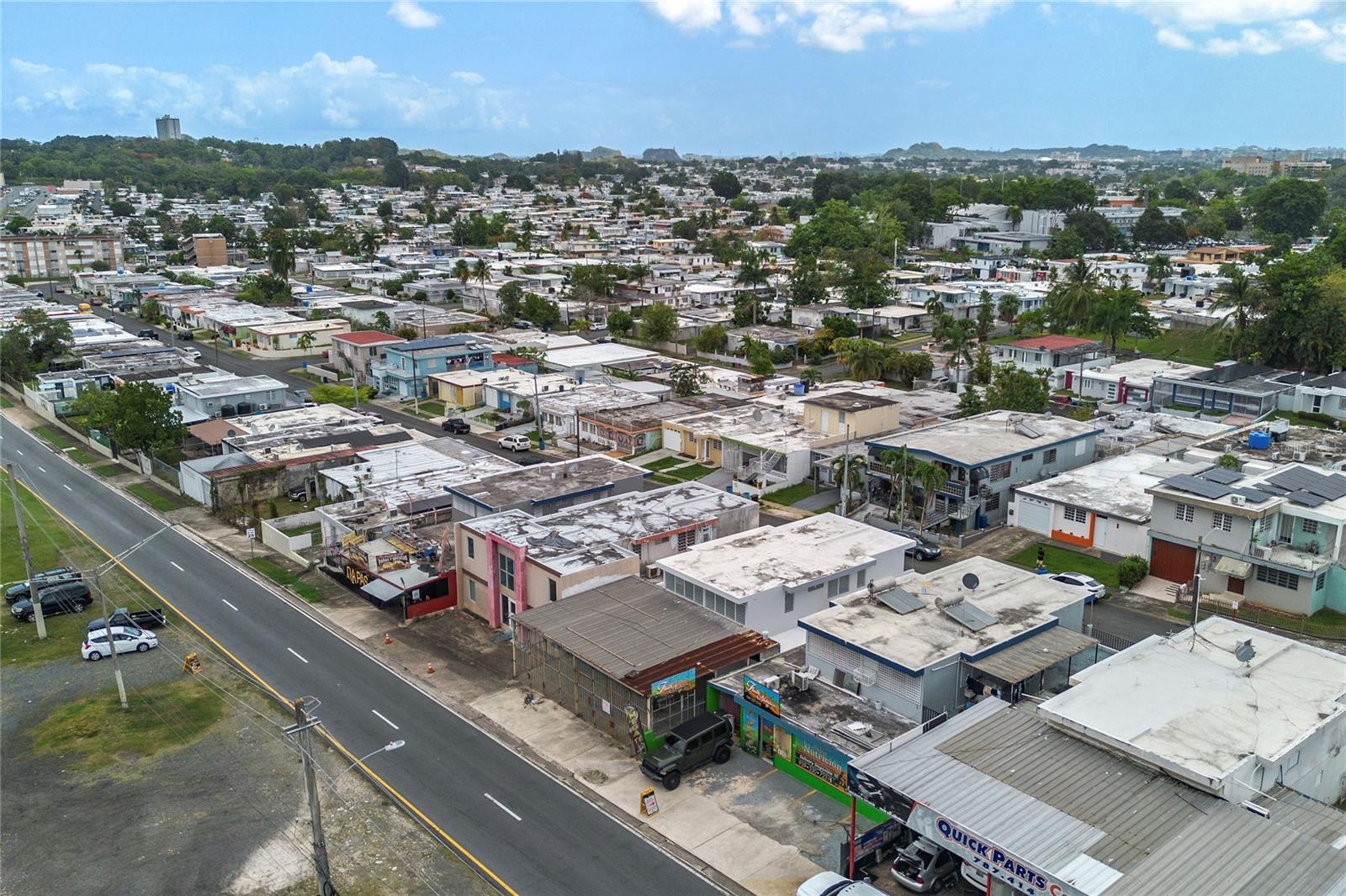 53 URB. MIRAFLORES #27