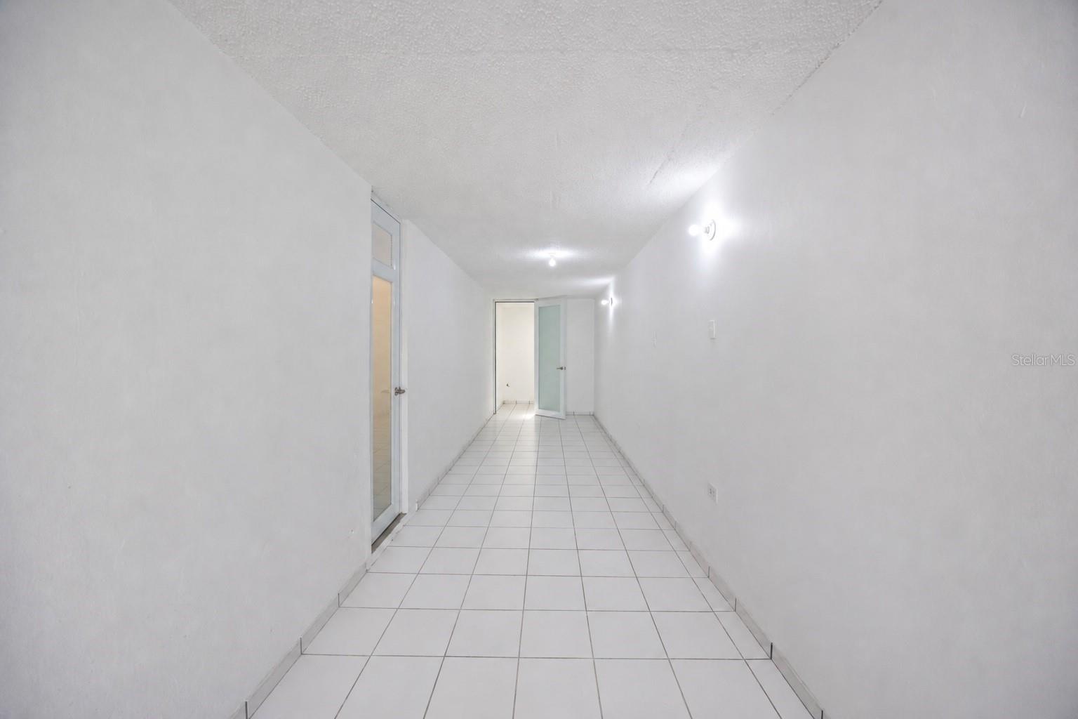 53 URB. MIRAFLORES #27