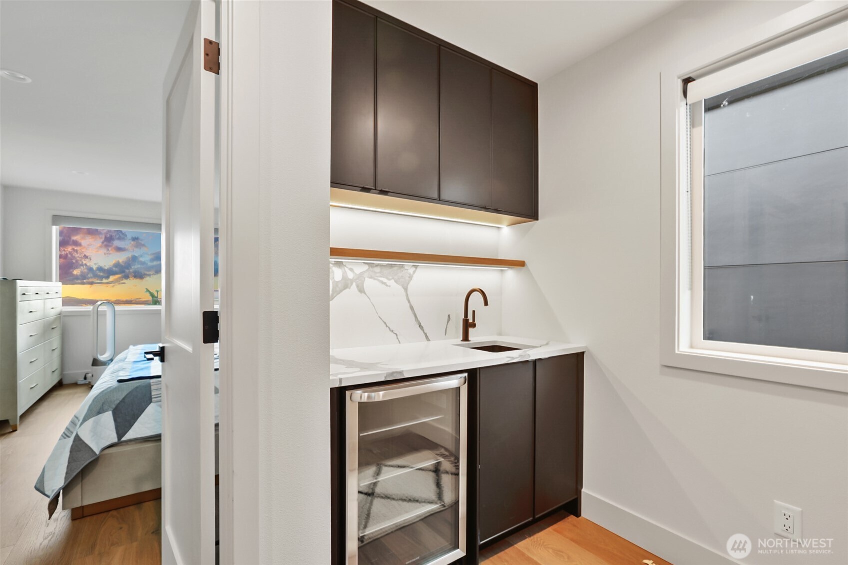 246 5th Avenue W