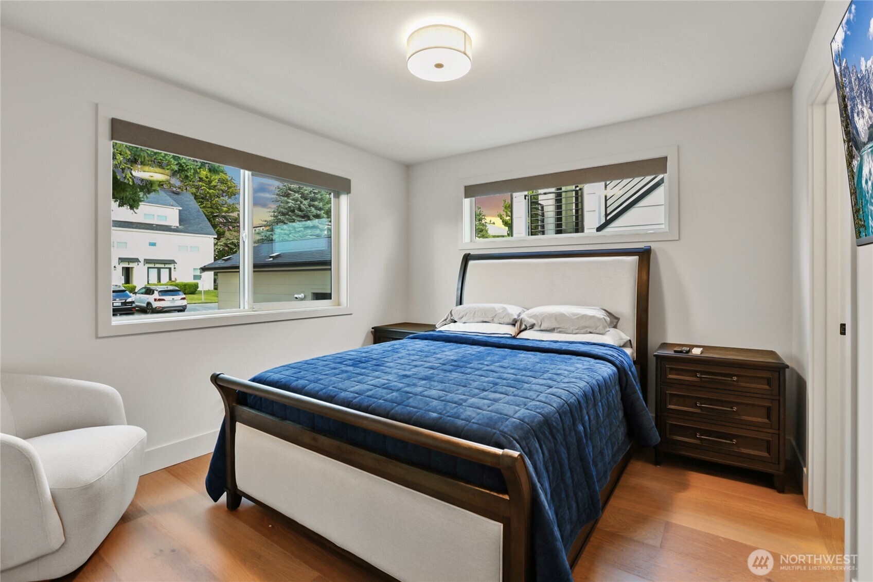 246 5th Avenue W