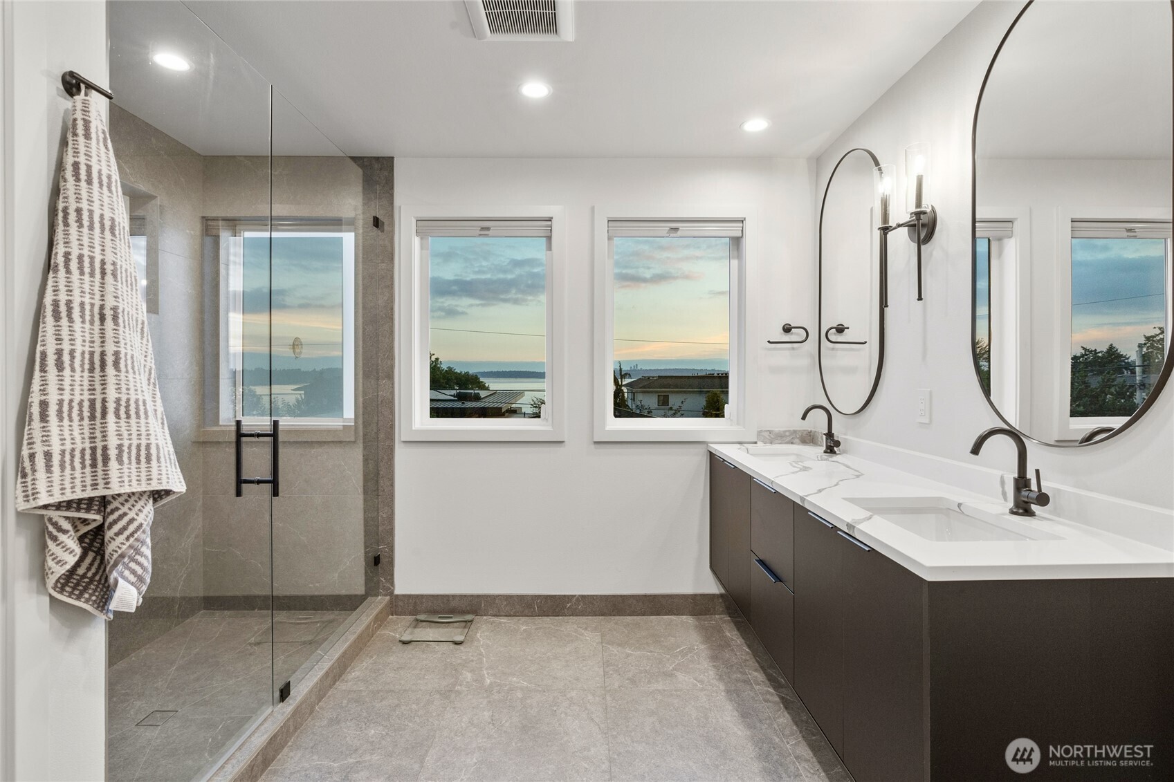 246 5th Avenue W