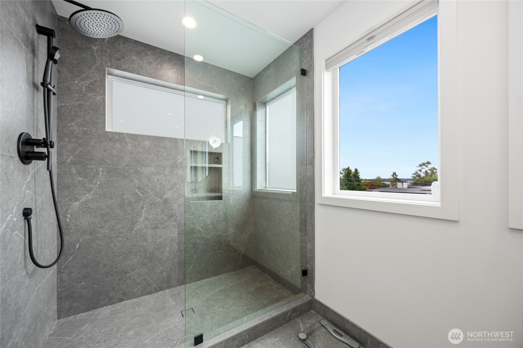 246 5th Avenue W