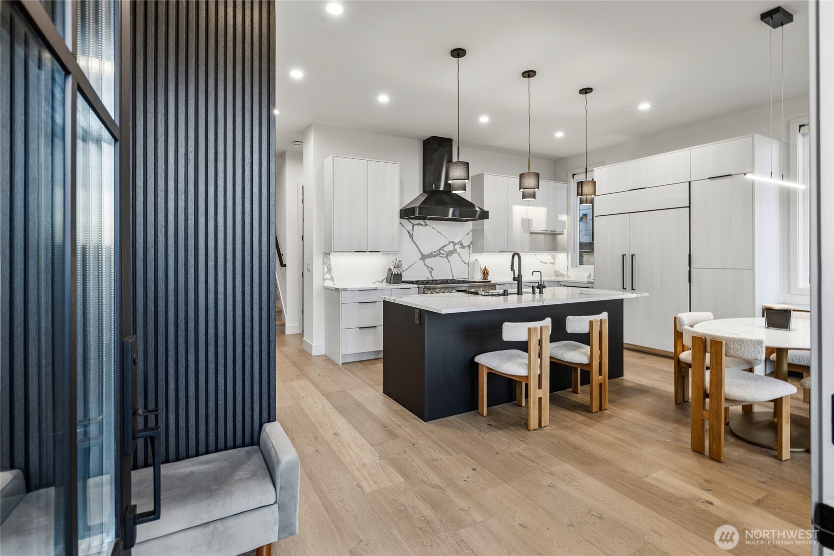 246 5th Avenue W