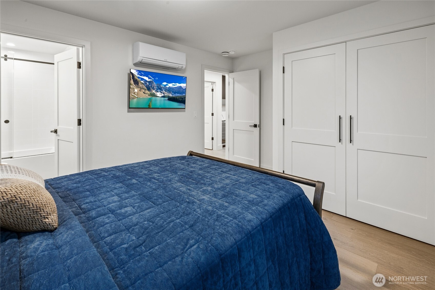 246 5th Avenue W