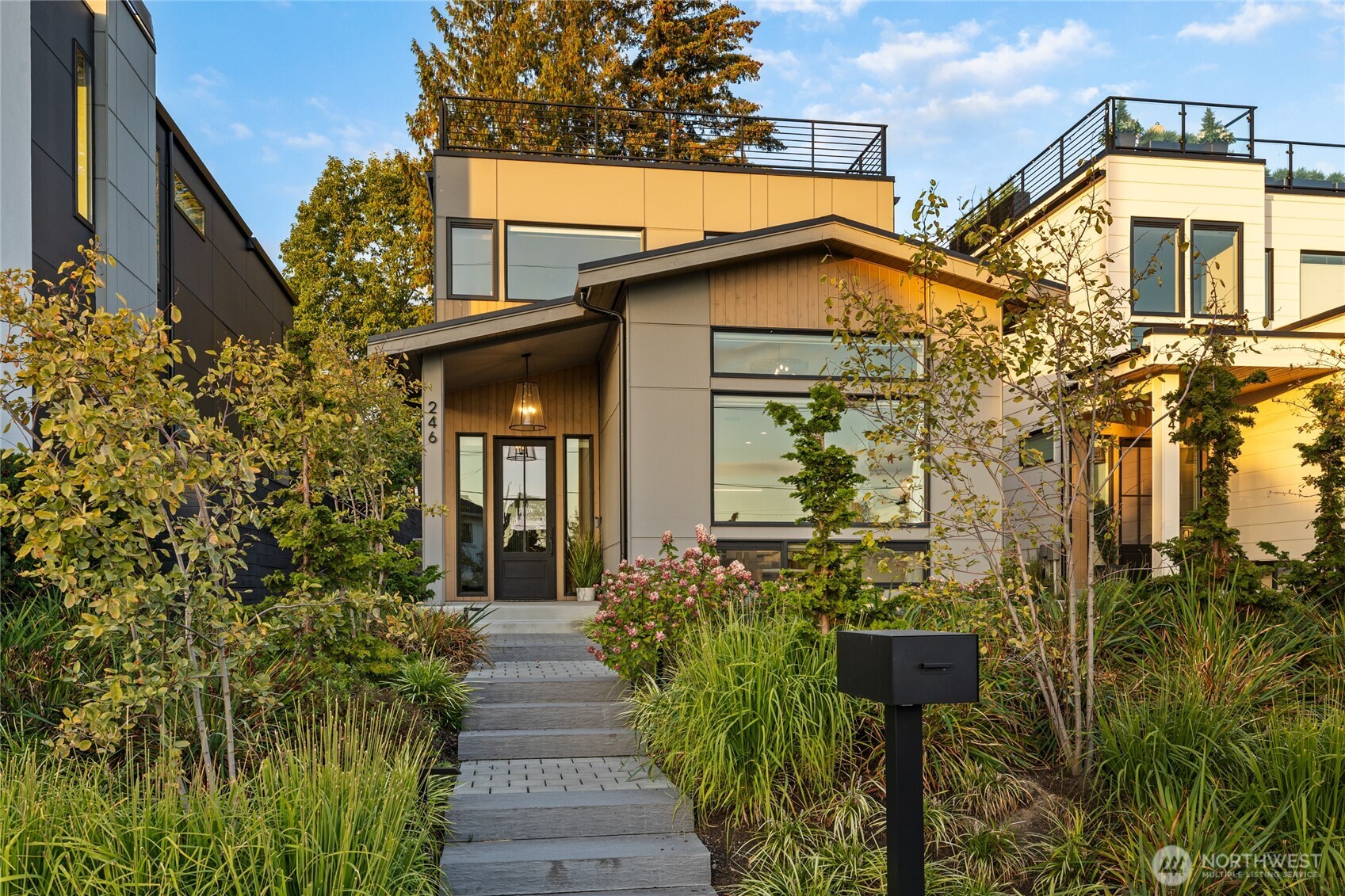 246 5th Avenue W