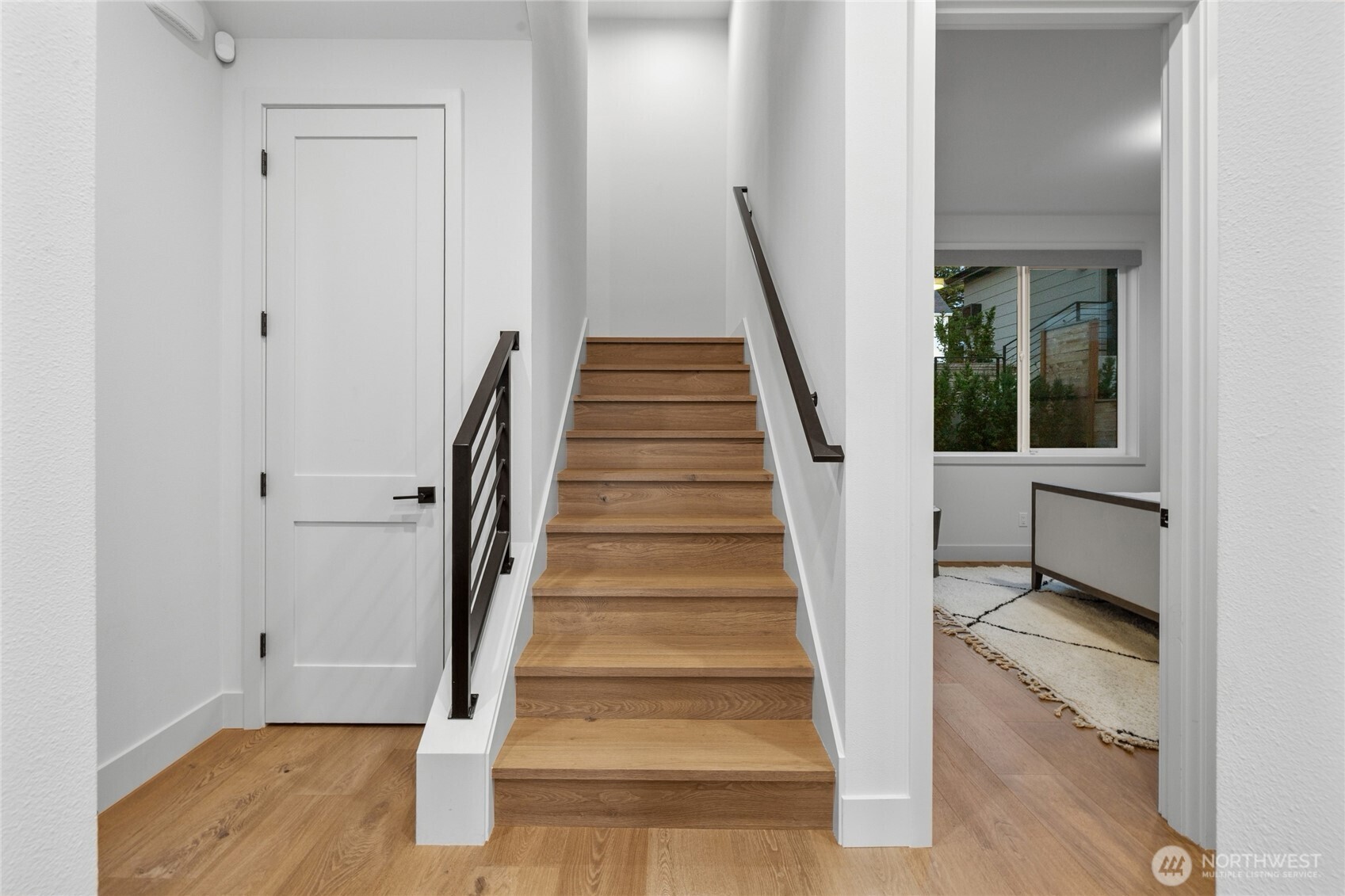 246 5th Avenue W