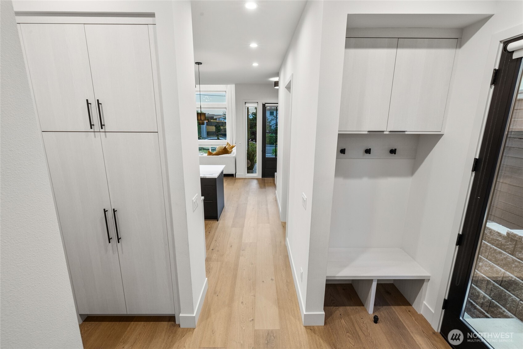 246 5th Avenue W