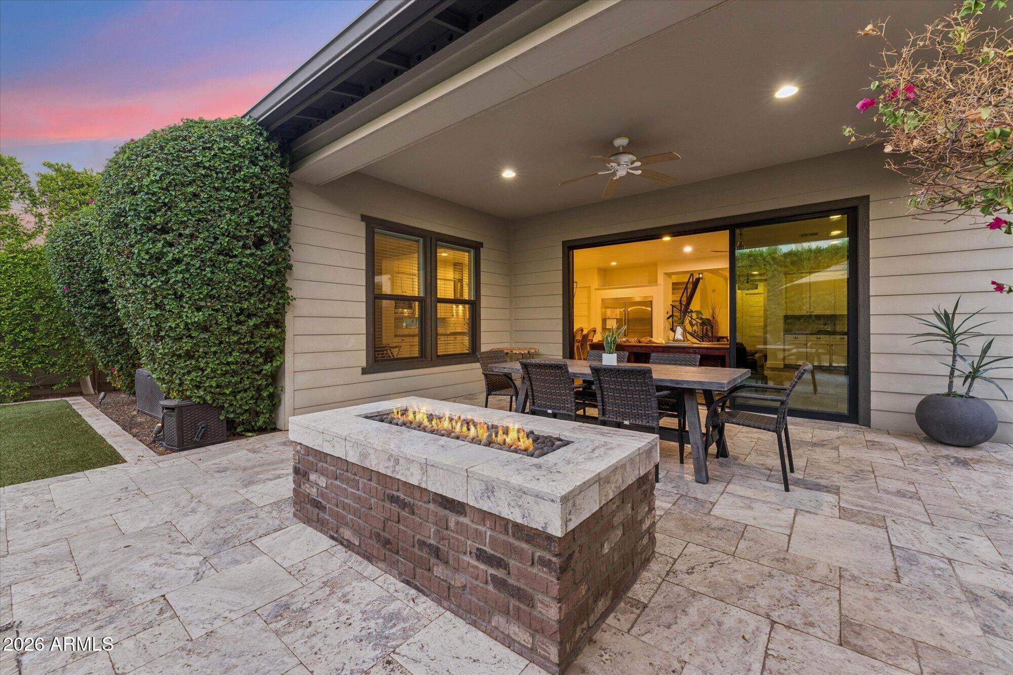3829 E CRITTENDEN Lane