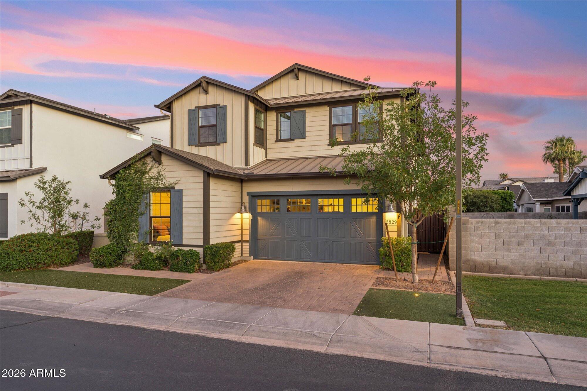 3829 E CRITTENDEN Lane