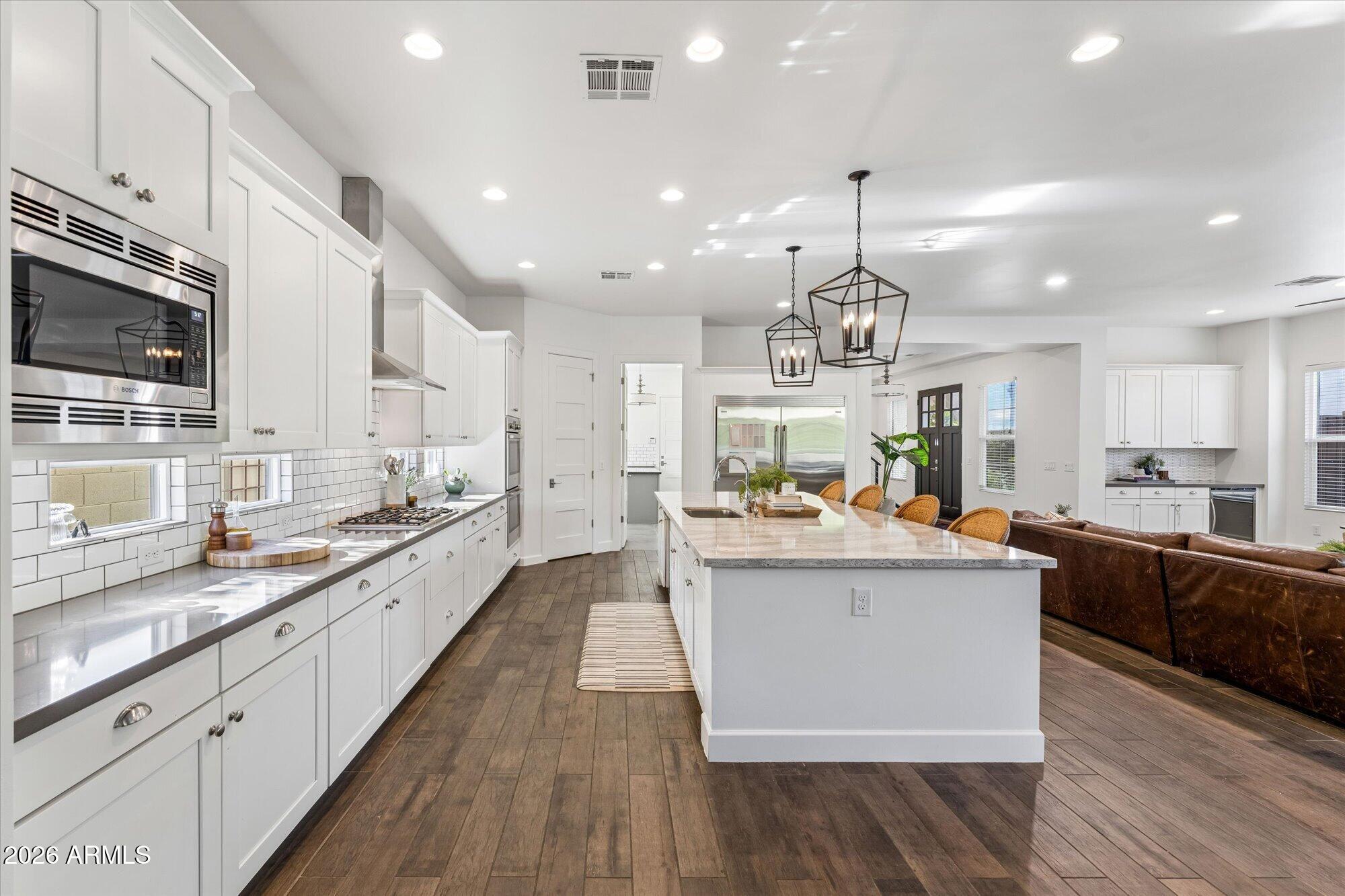 3829 E CRITTENDEN Lane