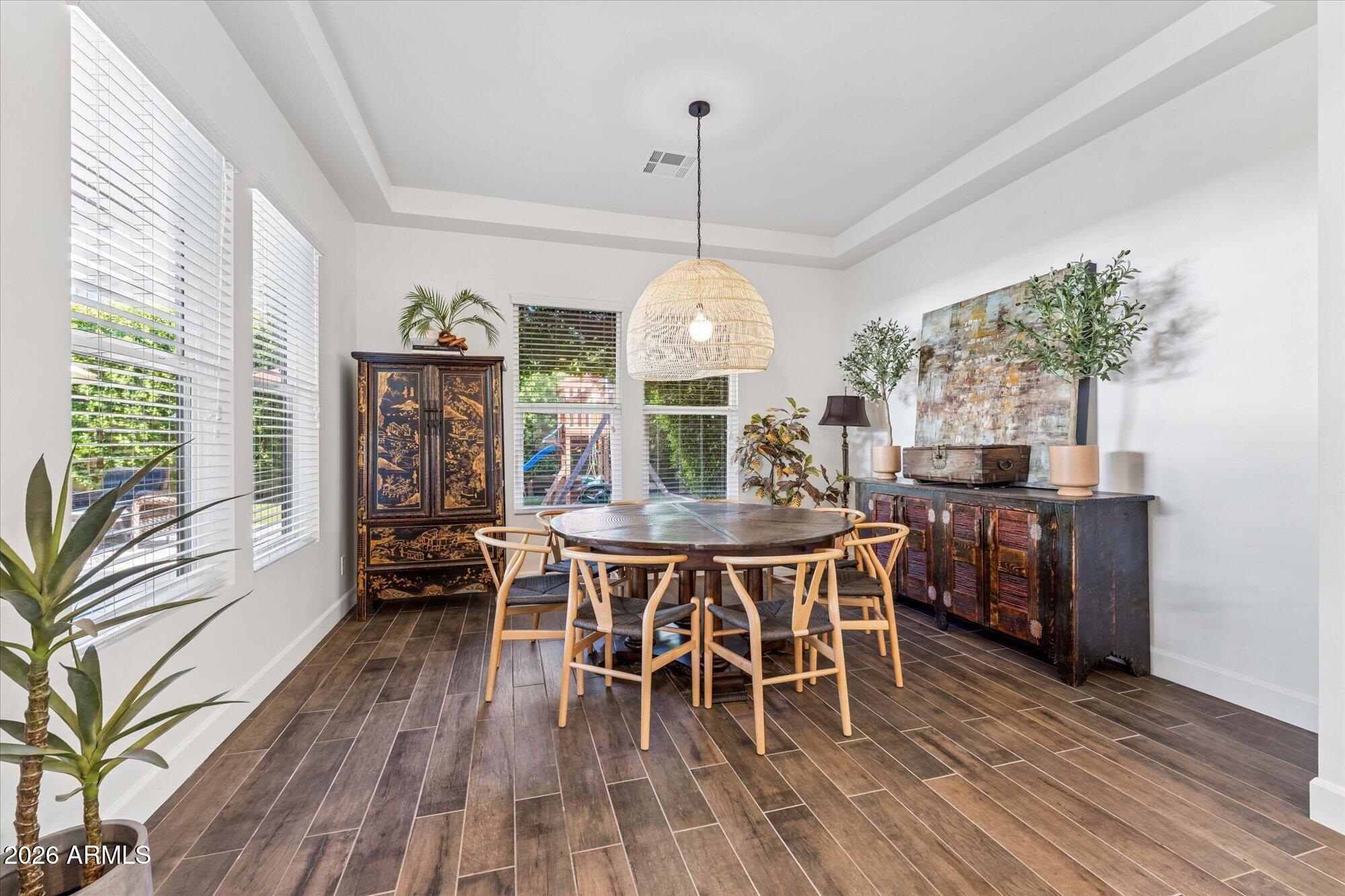 3829 E CRITTENDEN Lane