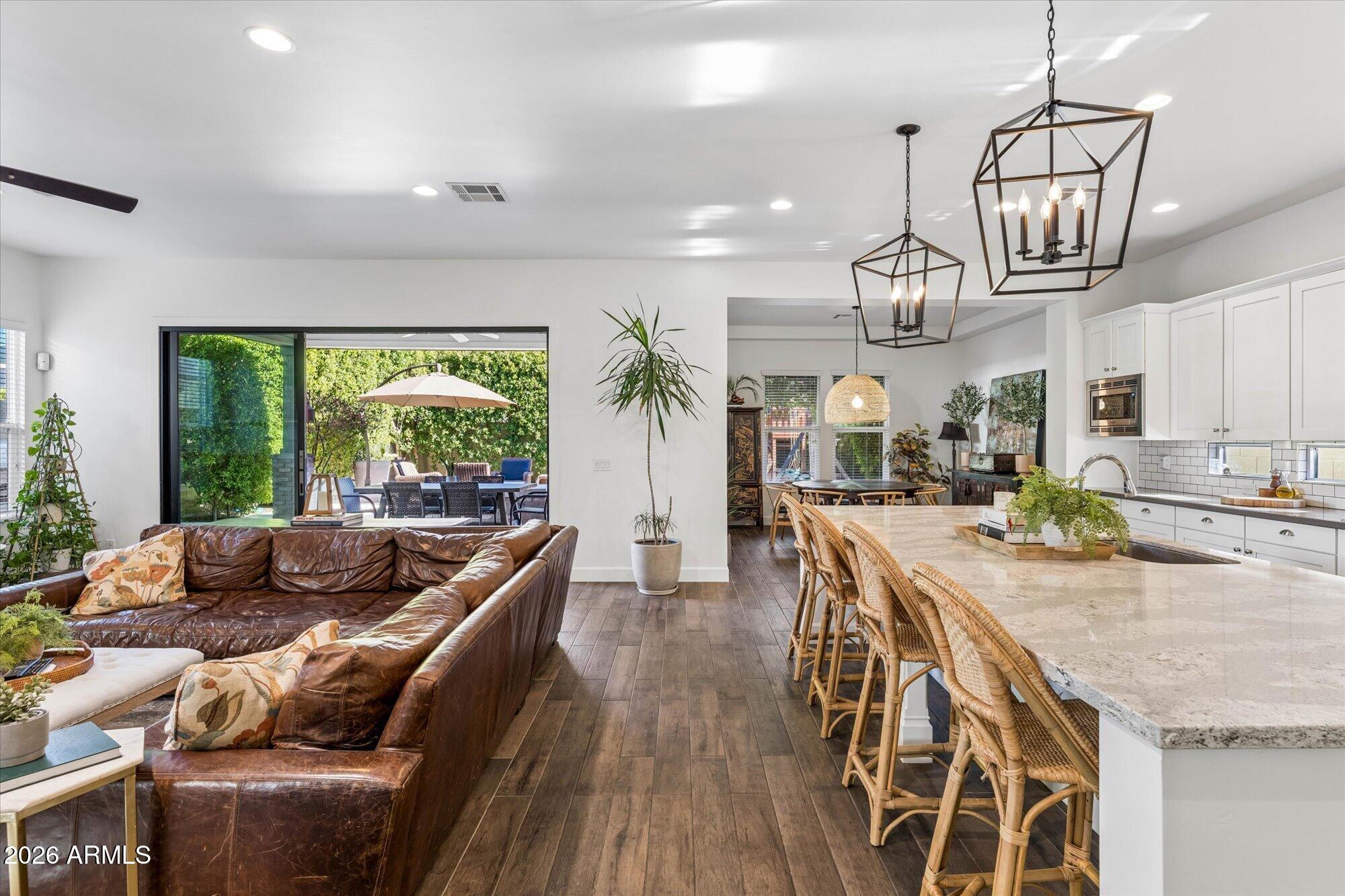 3829 E CRITTENDEN Lane