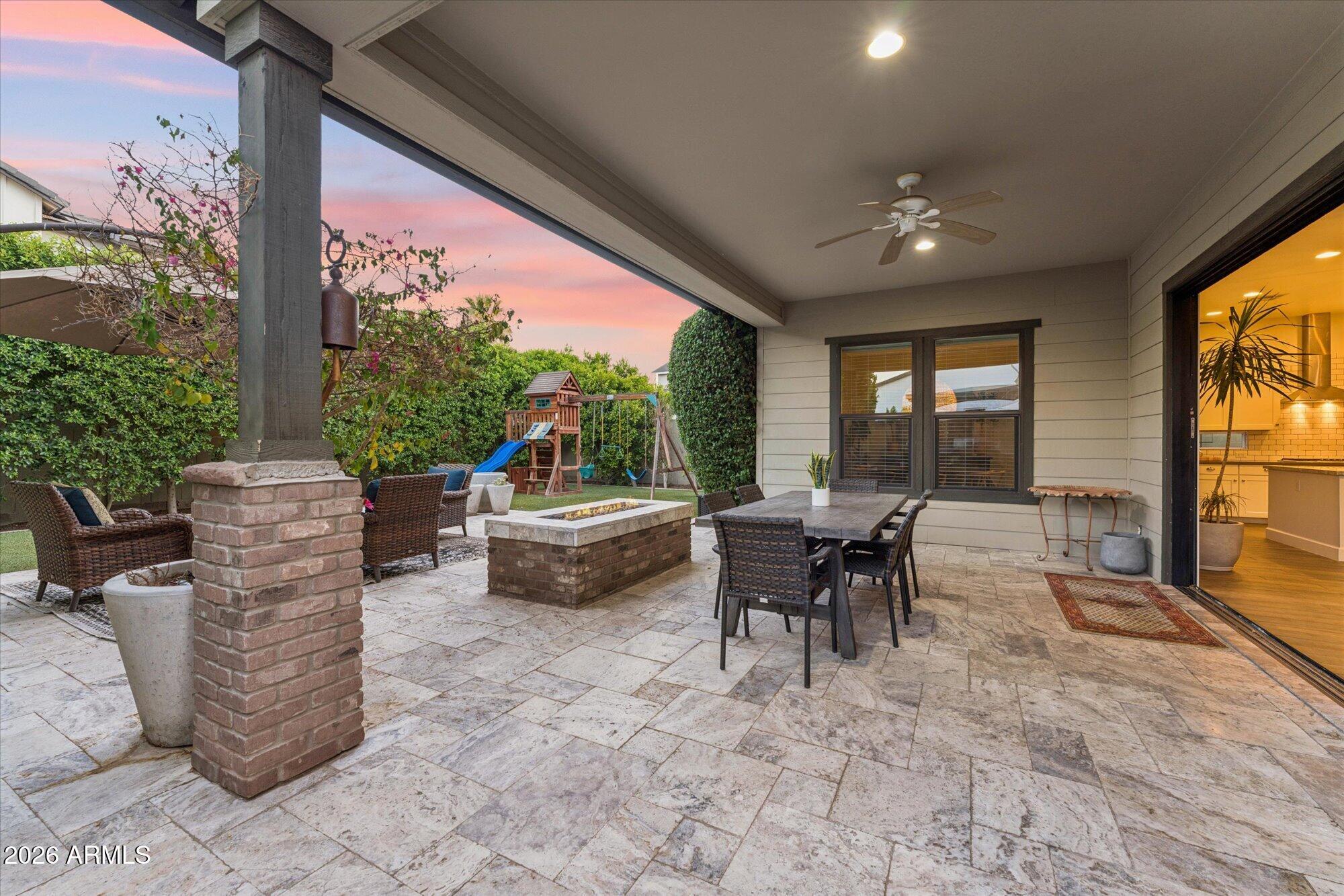 3829 E CRITTENDEN Lane