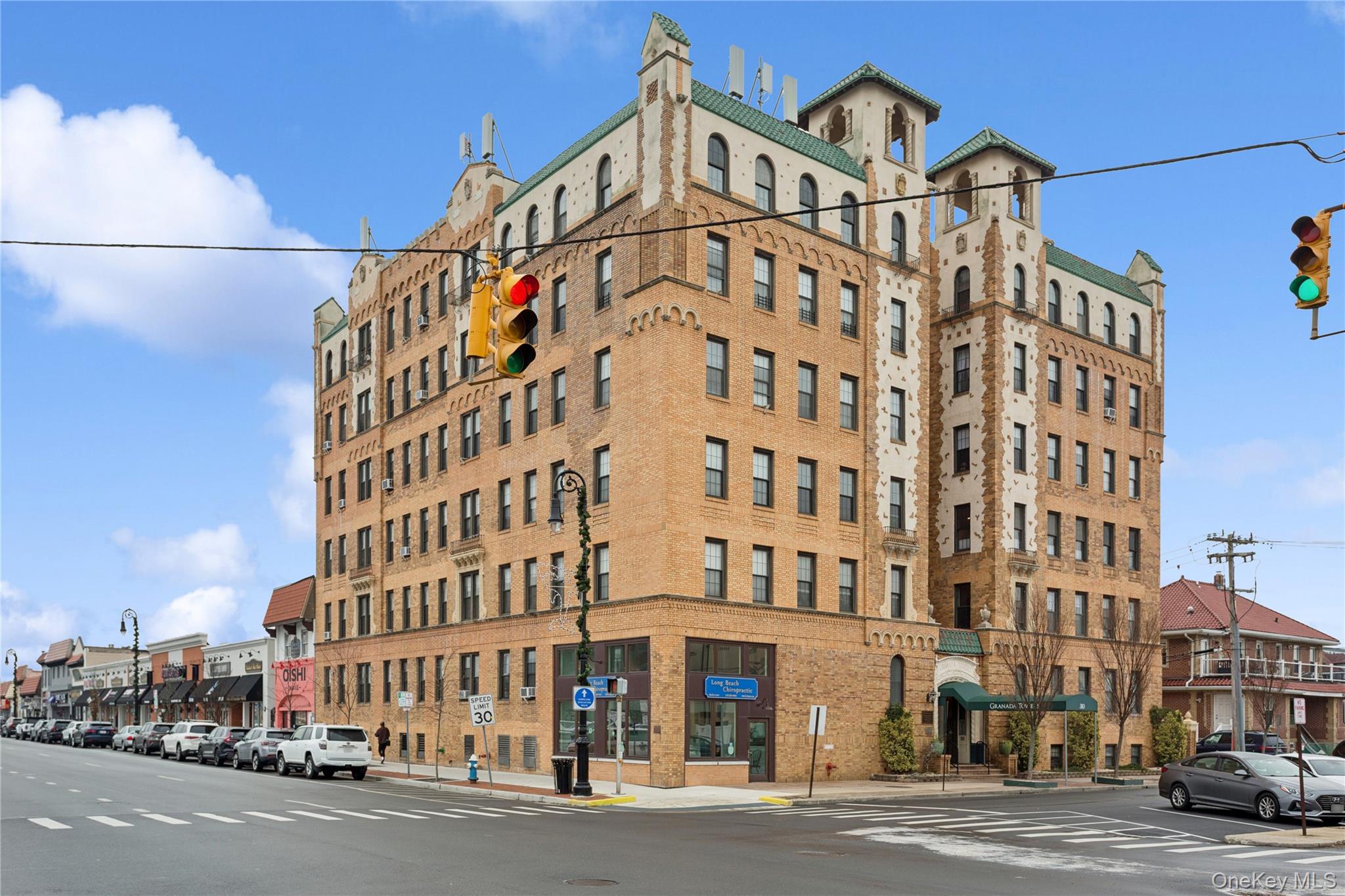 310 Riverside Boulevard Unit: 1H