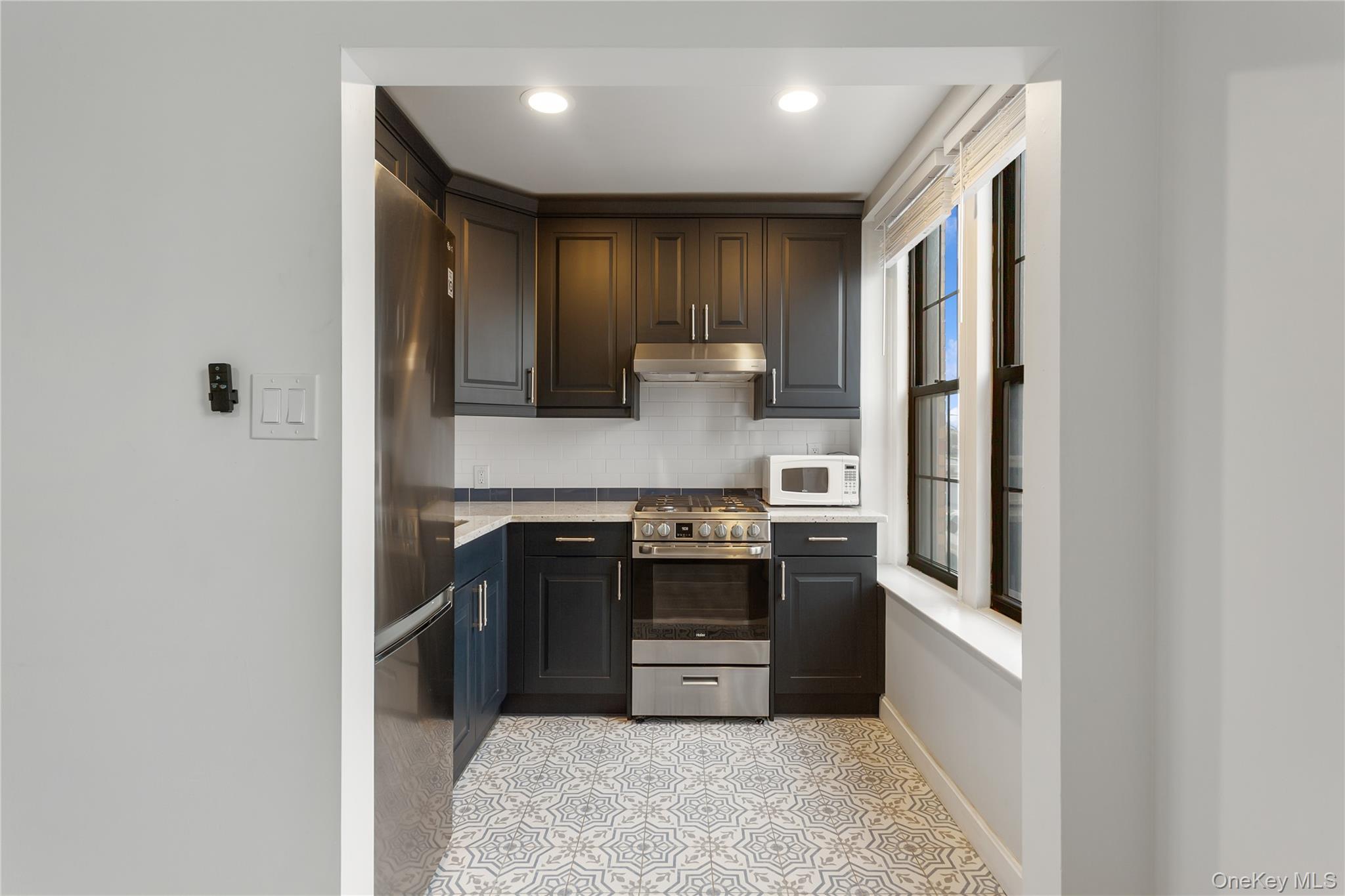 310 Riverside Boulevard Unit: 1H