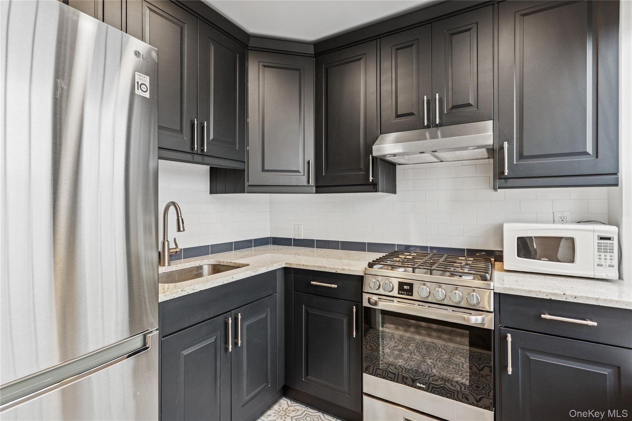 310 Riverside Boulevard Unit: 1H