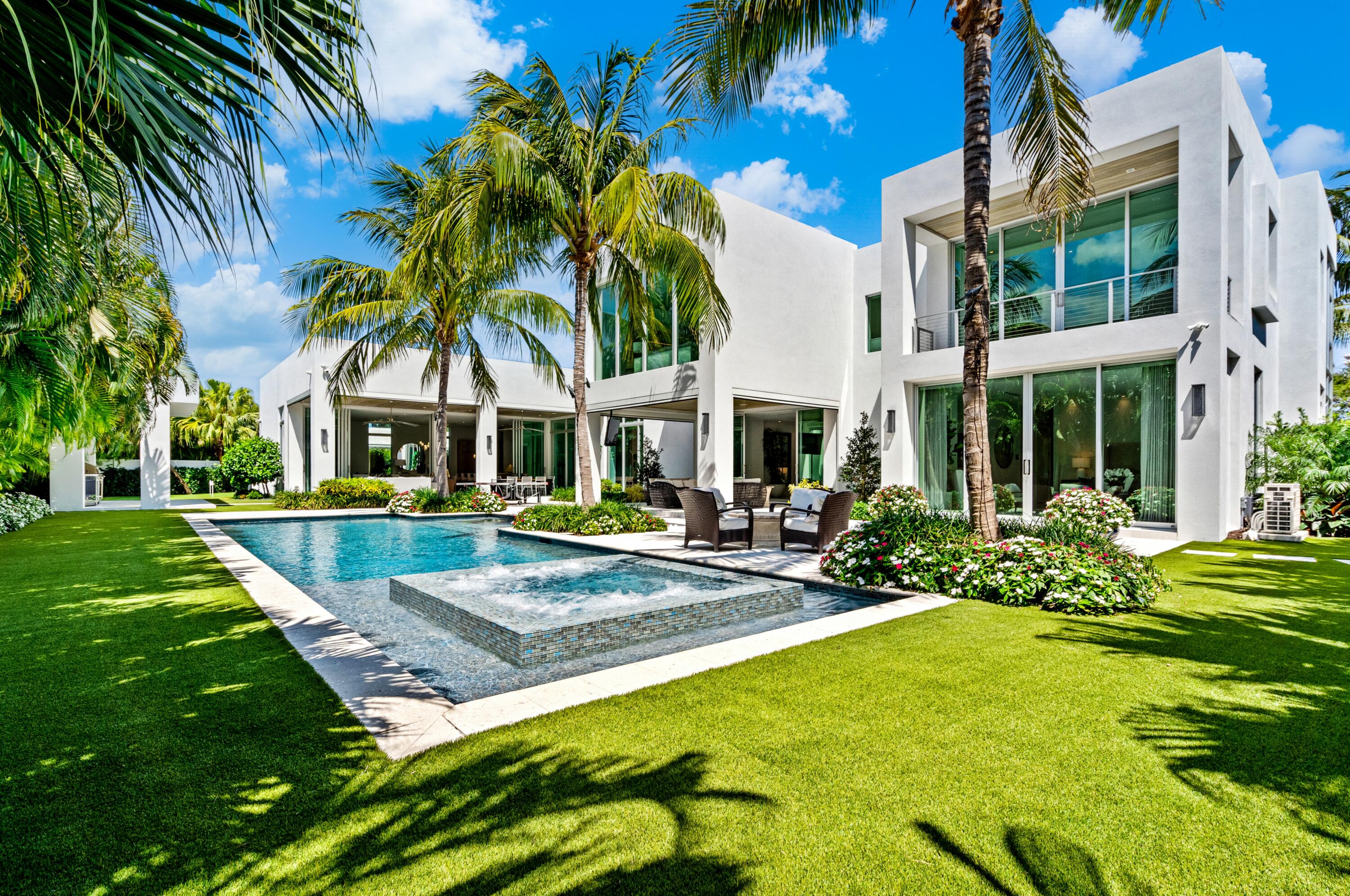 1241 Cocoanut Road