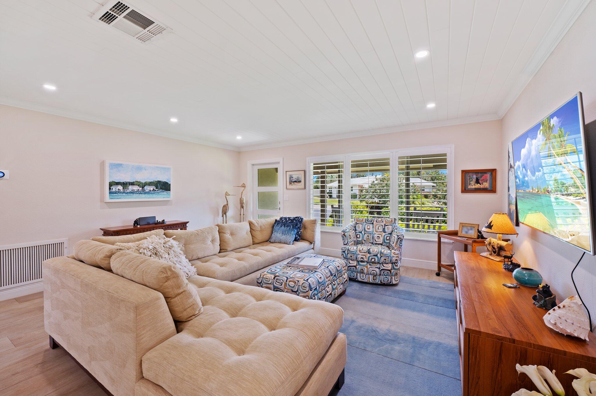 825 Canal Drive