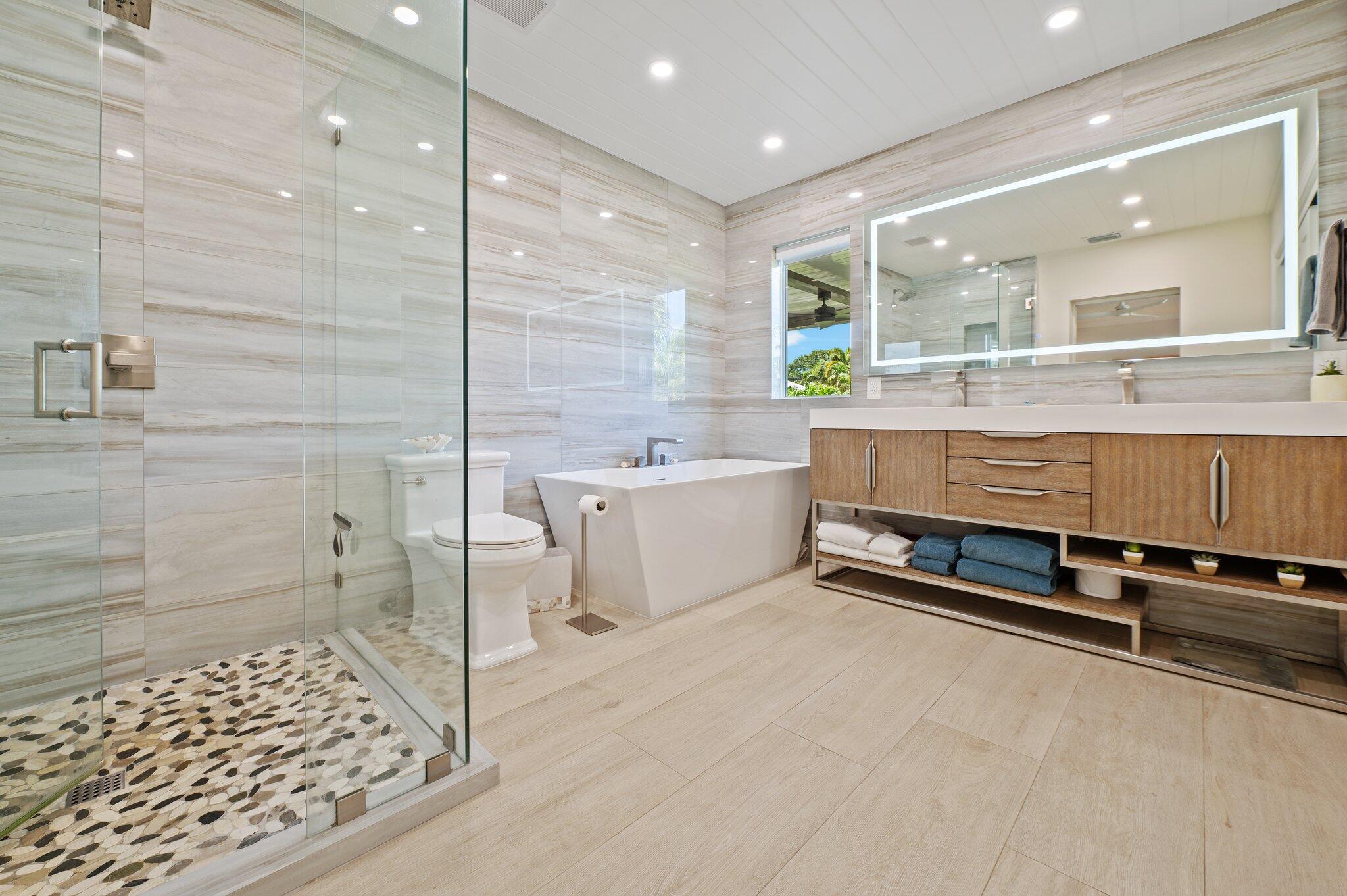 825 Canal Drive