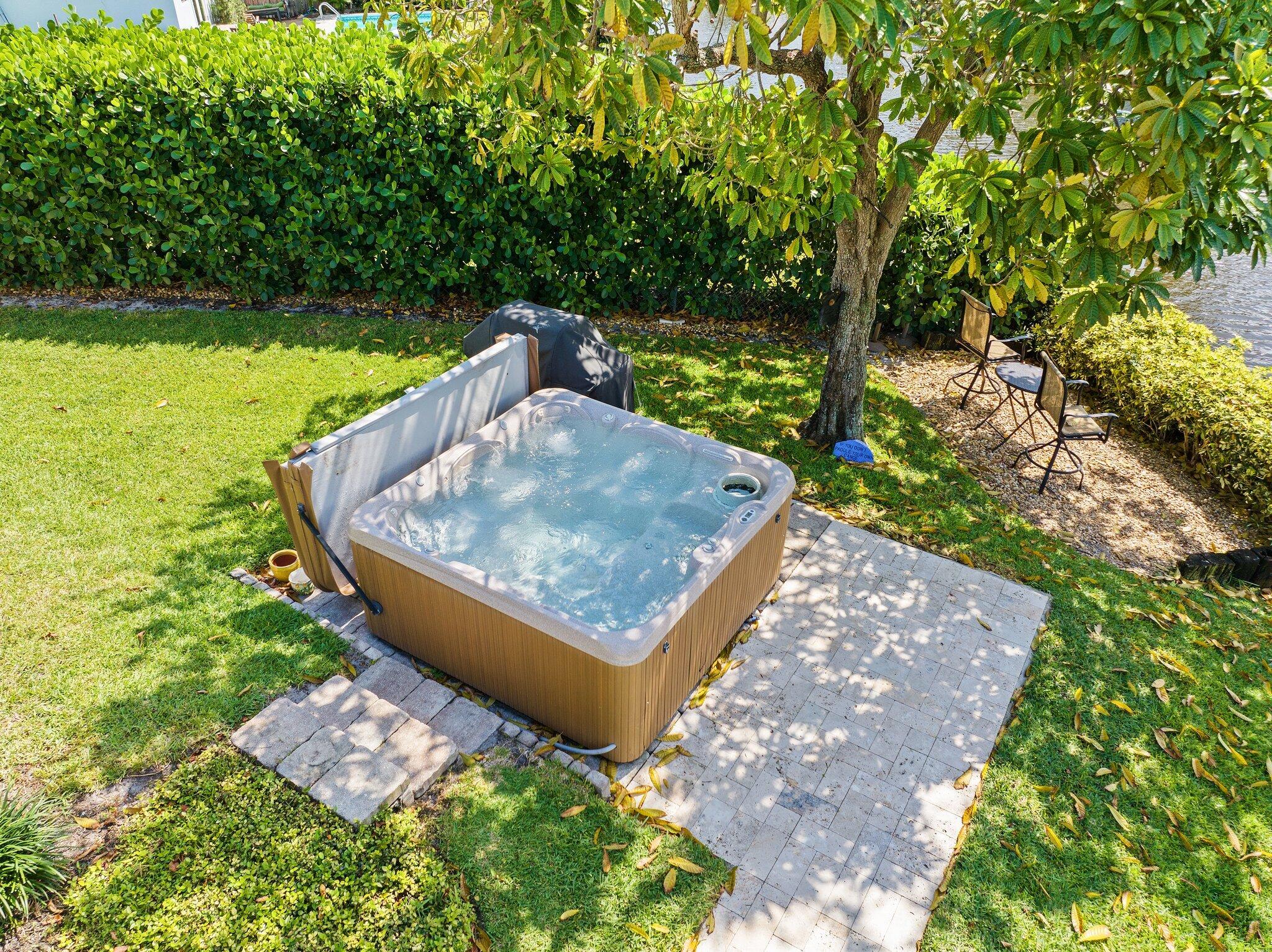 825 Canal Drive