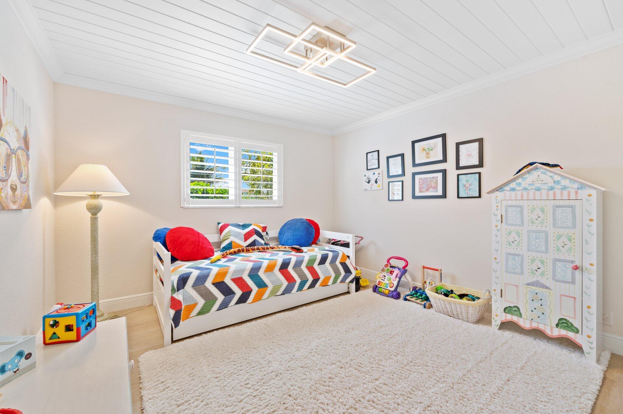 825 Canal Drive