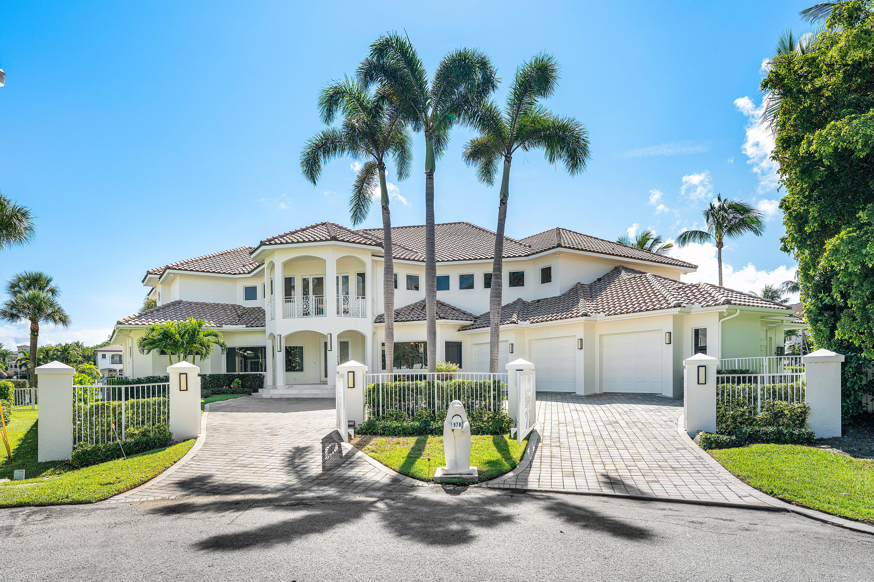 978 Dogwood Drive