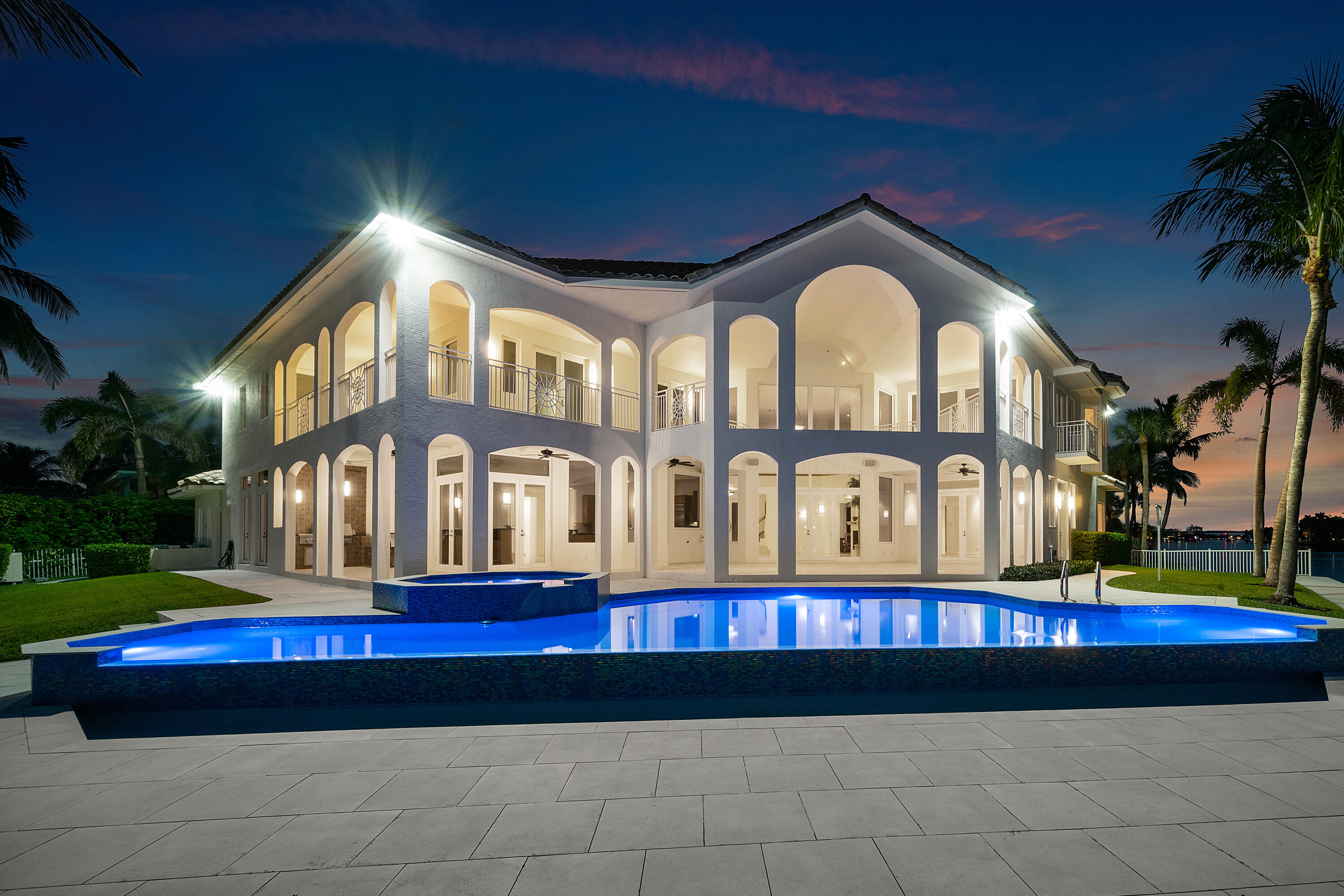 978 Dogwood Drive
