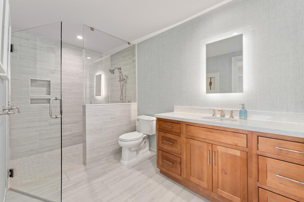 1 Residence Lane A-PH5