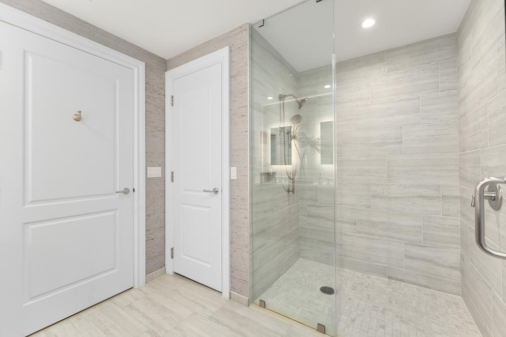 1 Residence Lane A-PH5
