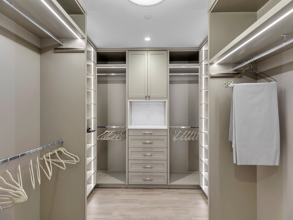 1 Residence Lane 207