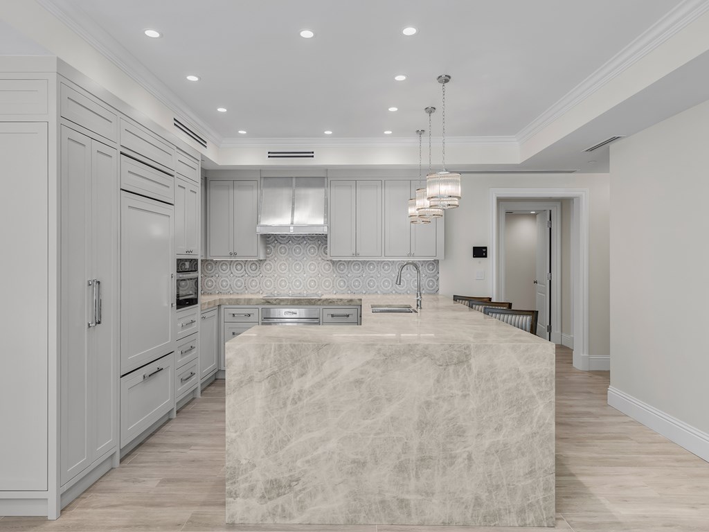 1 Residence Lane 207