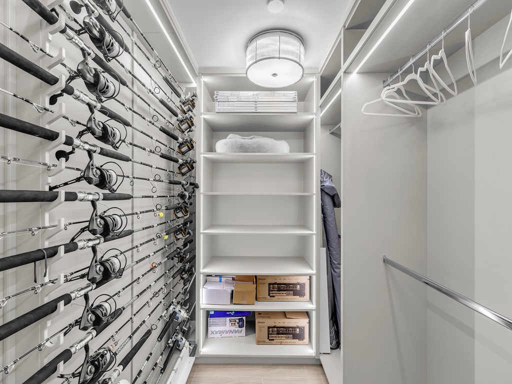1 Residence Lane 207