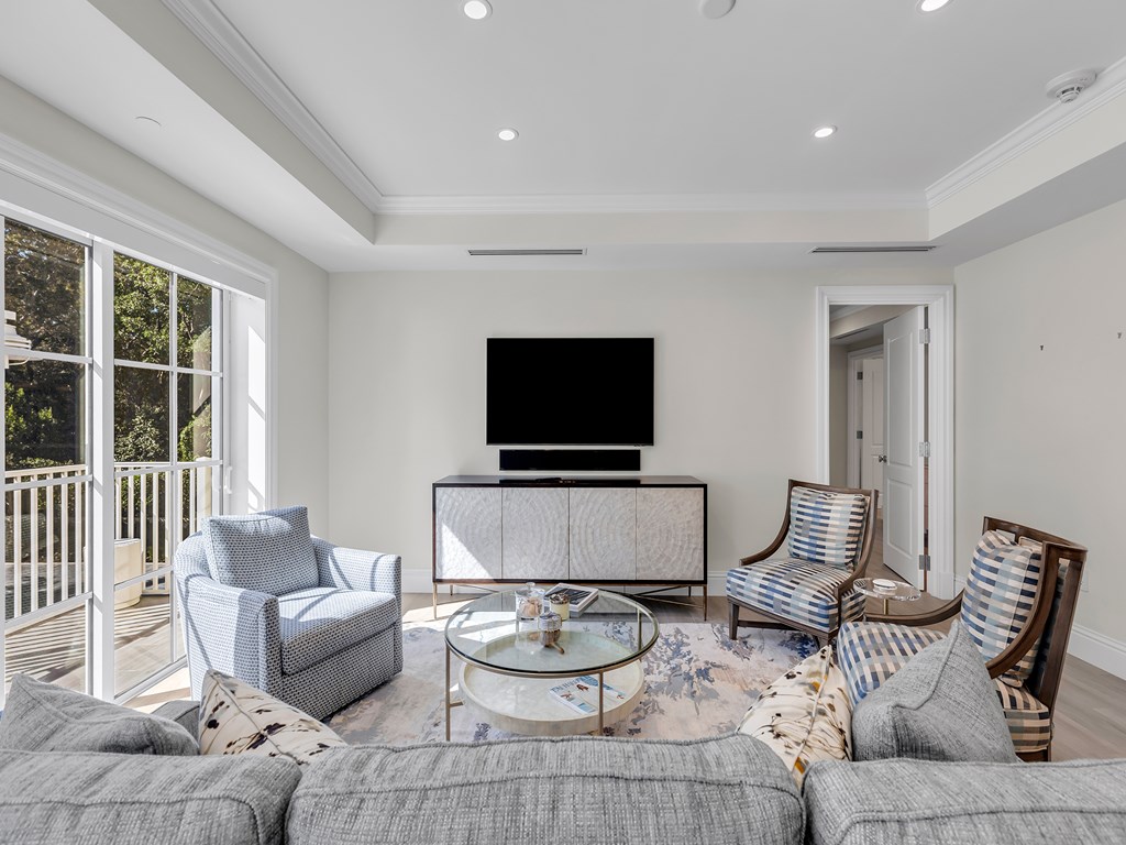1 Residence Lane 207