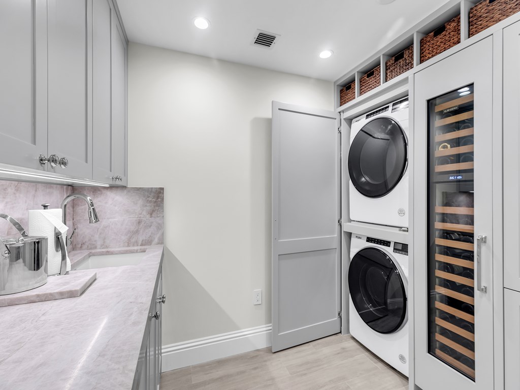 1 Residence Lane 207