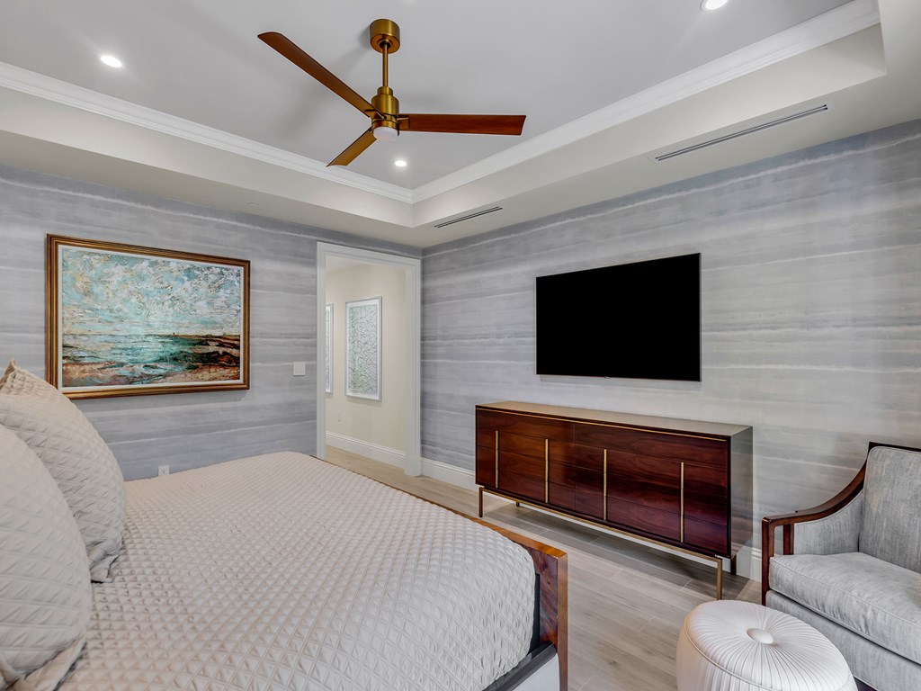 1 Residence Lane 207