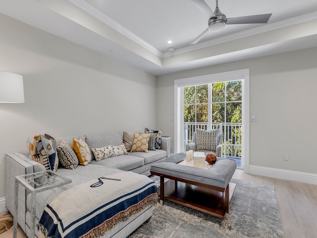 1 Residence Lane 207