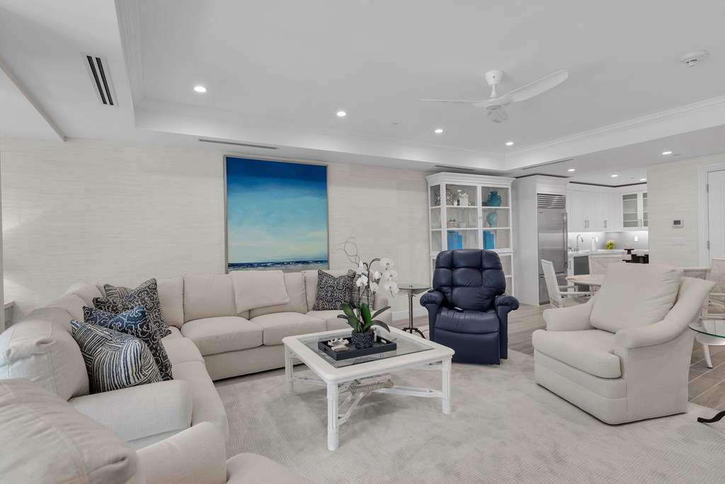 1 Residence Lane 209B