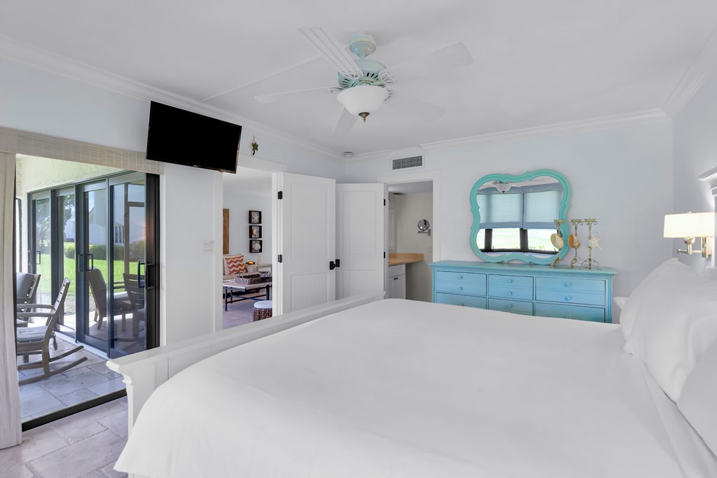 28 Lakeside Lane A