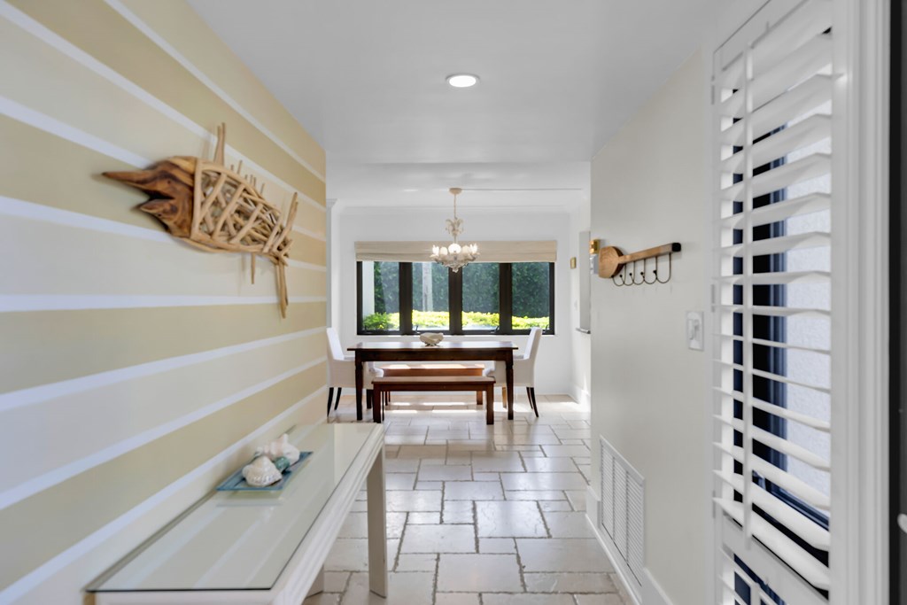 28 Lakeside Lane A