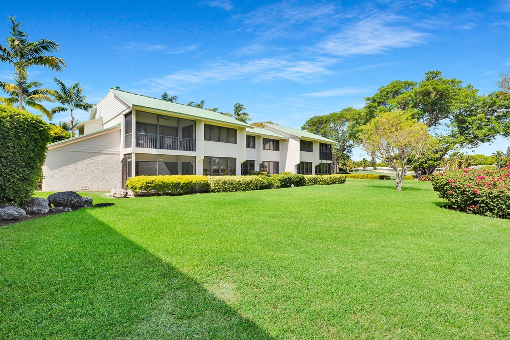 28 Lakeside Lane A