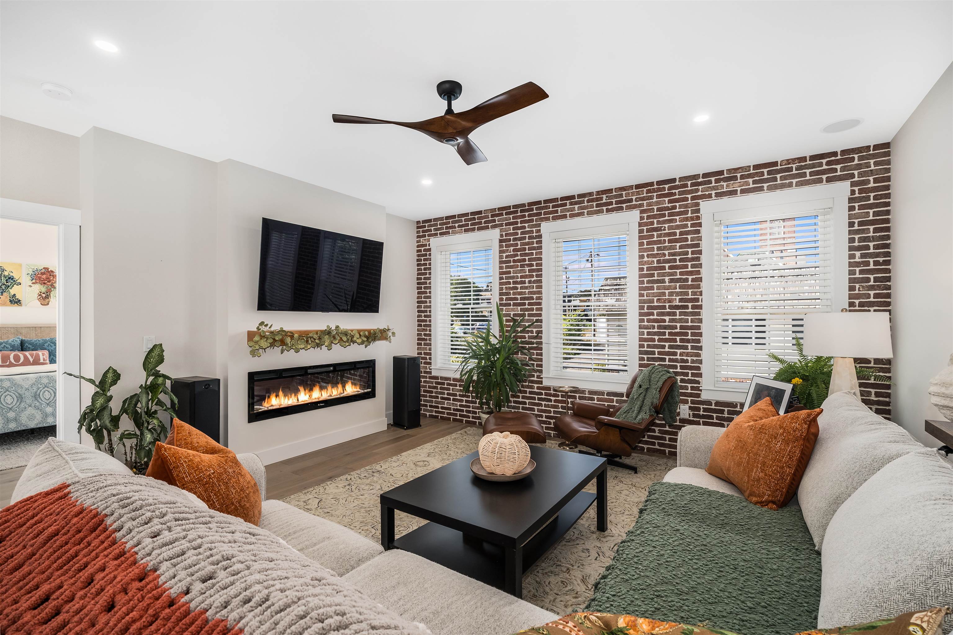 87 South Main Street Unit: Unit 2