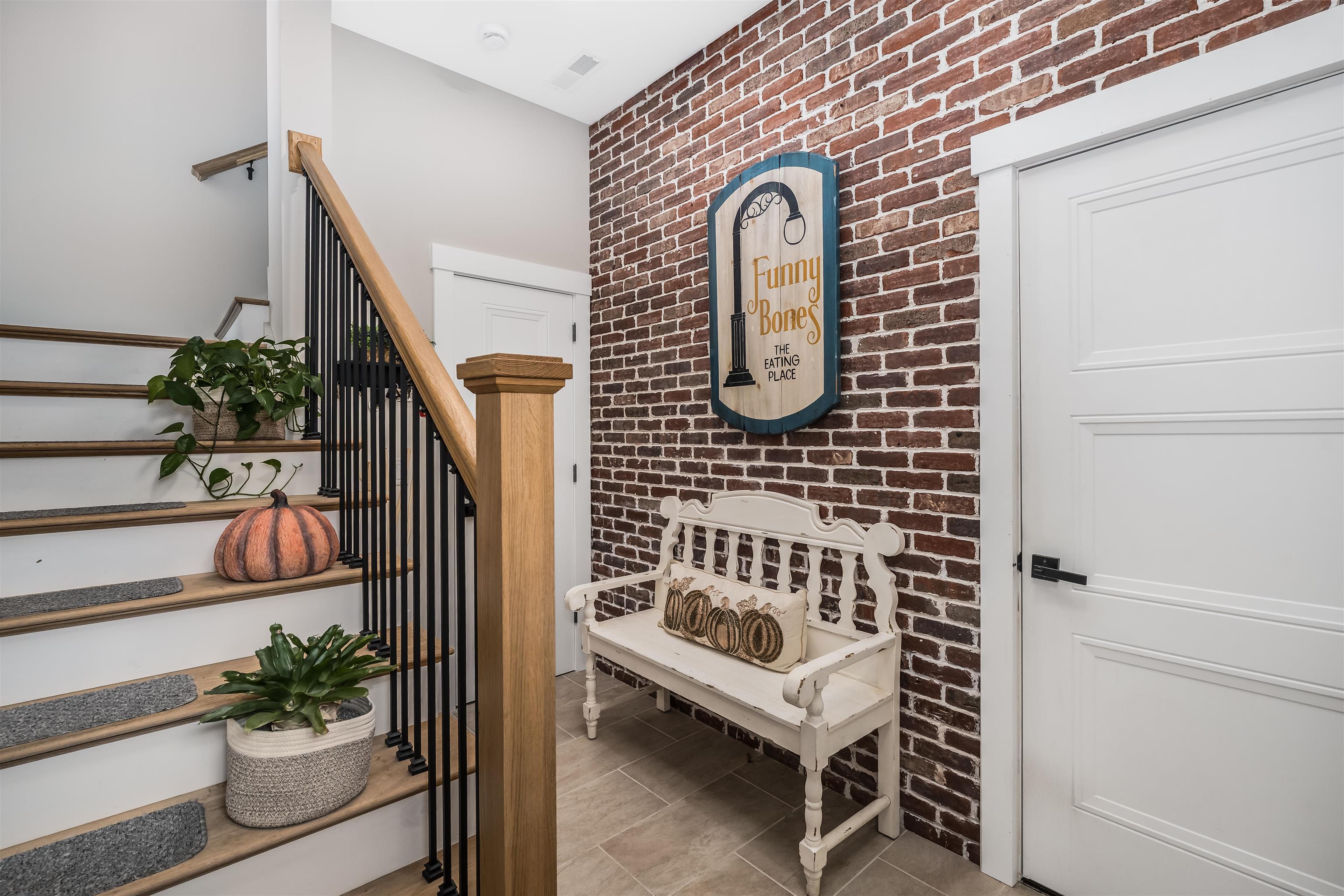 87 South Main Street Unit: Unit 2