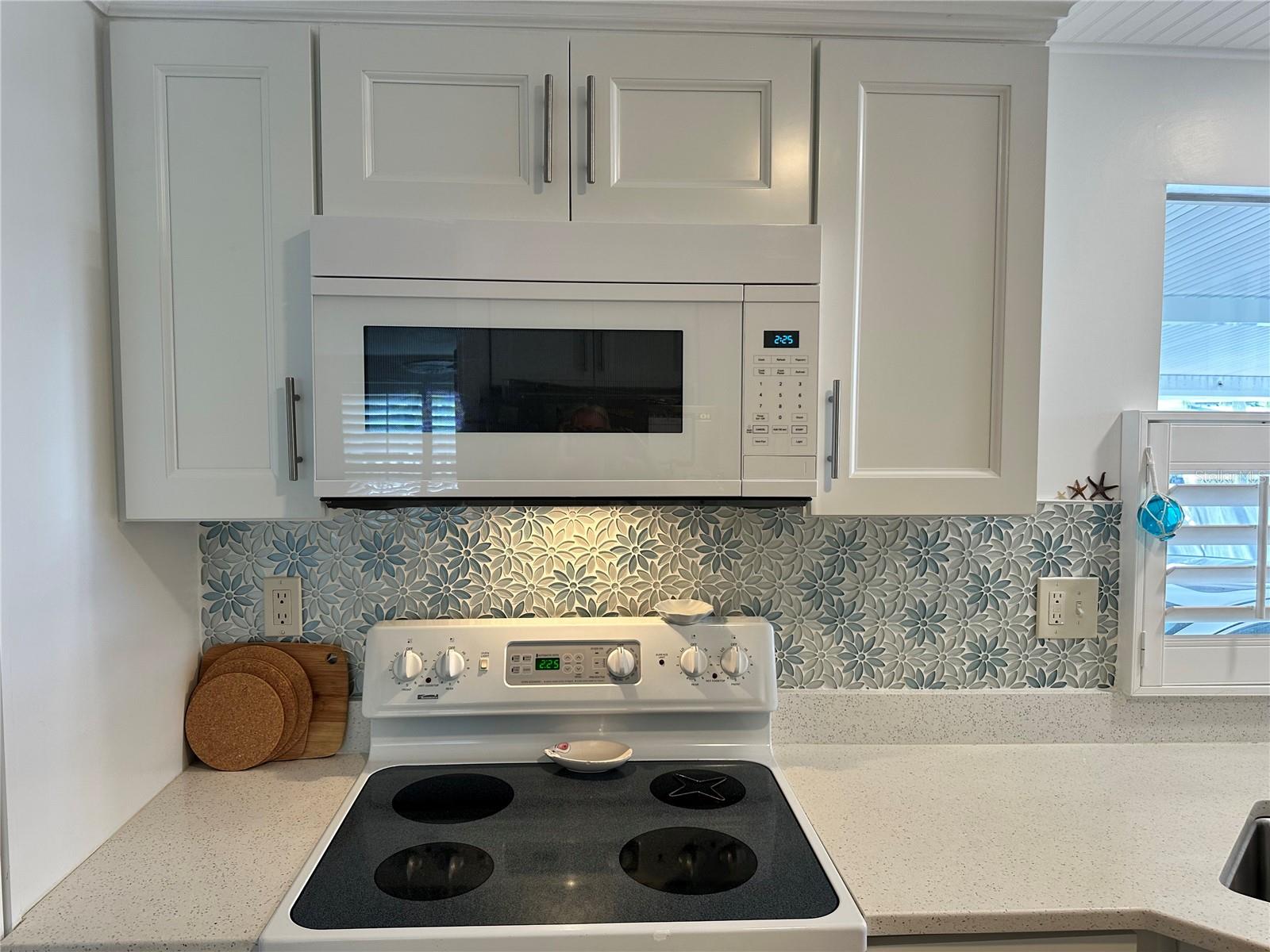 560 ORIENTAL POPPY DR